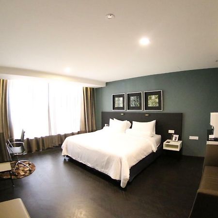 Bedrock Hotel Ipoh Bagian luar foto