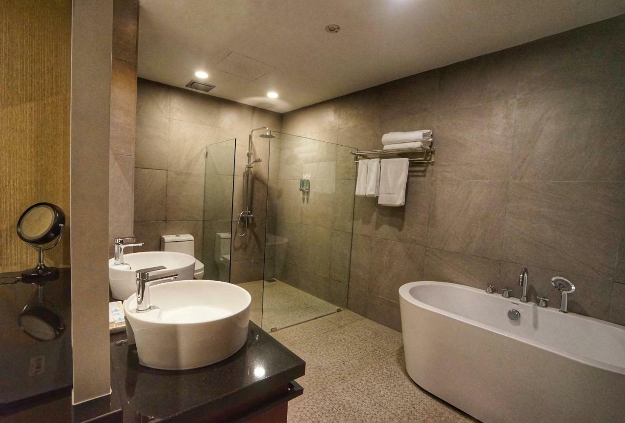 Bedrock Hotel Ipoh Bagian luar foto